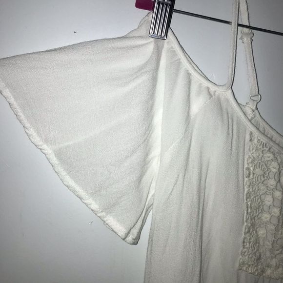 LIKE NEW Andree by Unit White Crochet Top Medium M - Picture 4 of 11